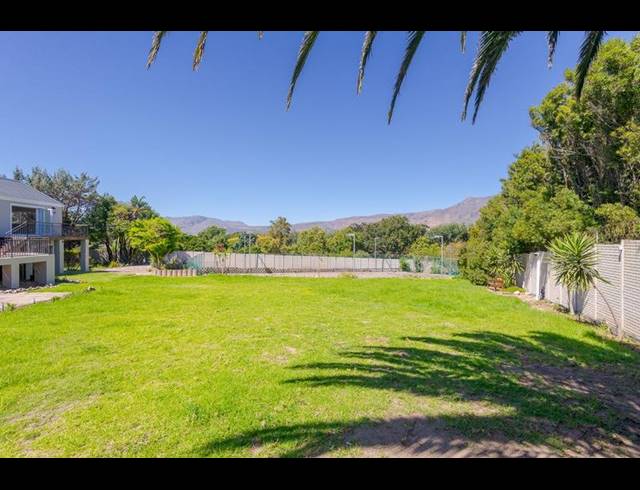 5 BEDROOM PROPERTY TO RENT IN CONSTANTIA
